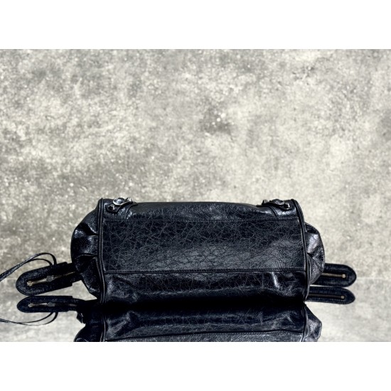 Balenciaga Le Cagole