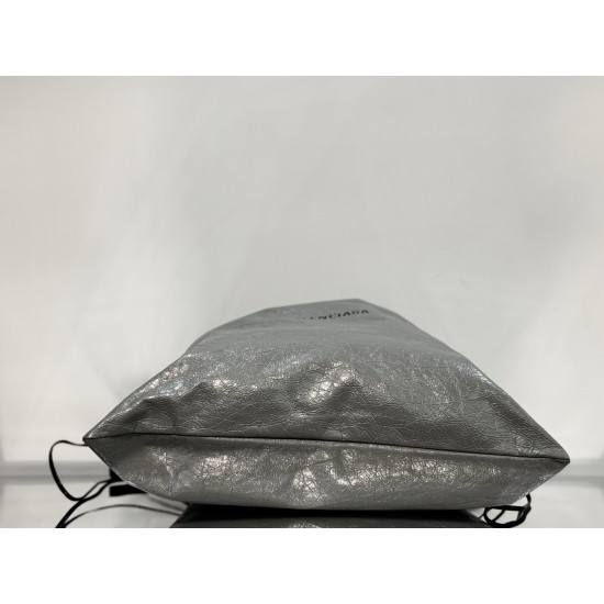 Balenciaga More ←
