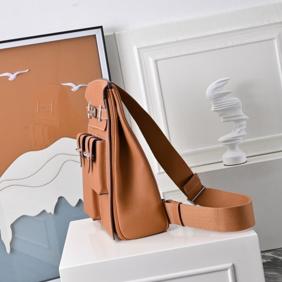 HERMÈS More