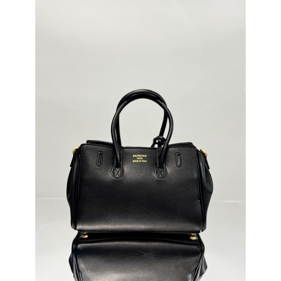 Balenciaga More ←