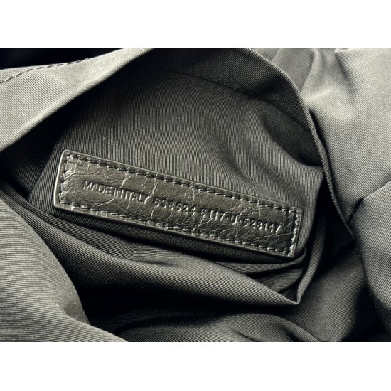 Balenciaga More ←