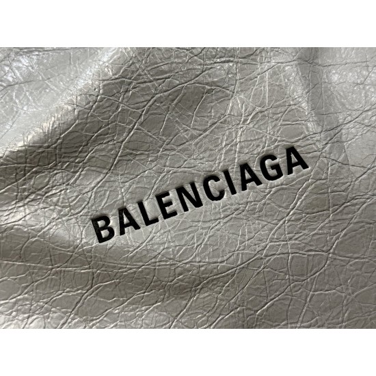 Balenciaga More ←