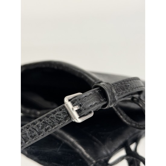 Balenciaga More ←