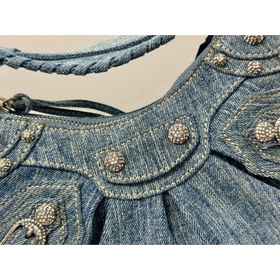 Balenciaga Le Cagole