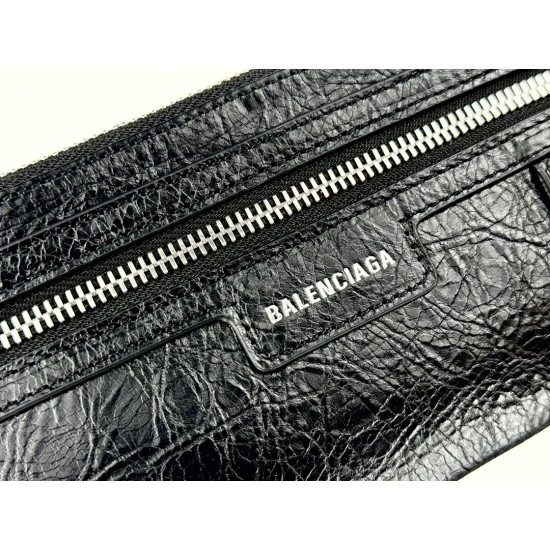 Balenciaga More ←