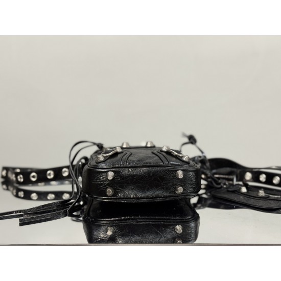 Balenciaga Le Cagole