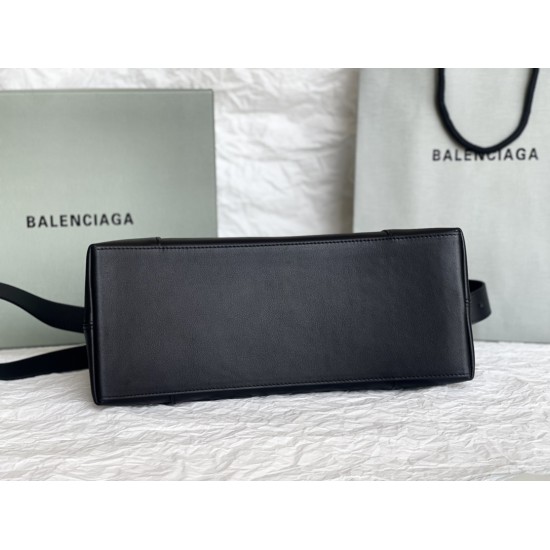 Balenciaga Downtown