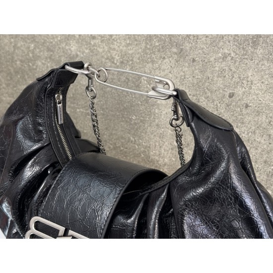 Balenciaga More ←