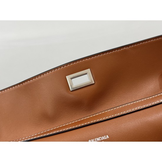 Balenciaga More ←