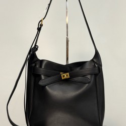 Balenciaga More ←