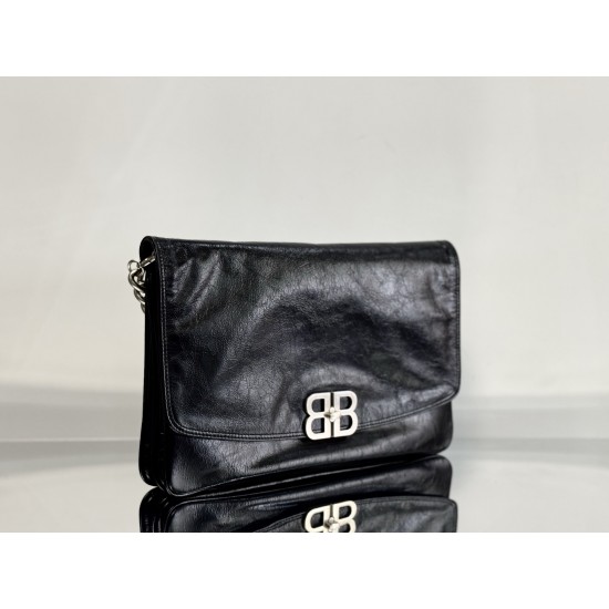 Balenciaga More ←
