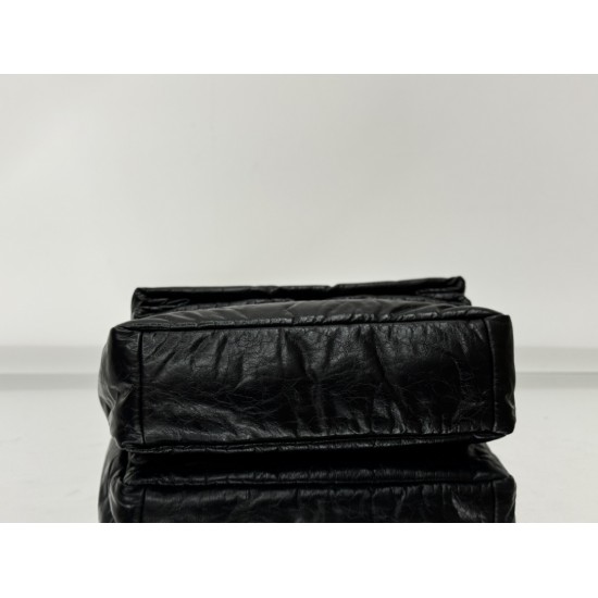 Balenciaga More ←