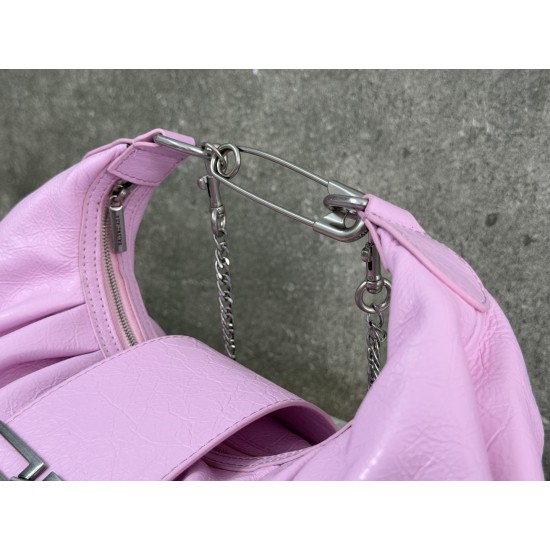 Balenciaga More ←