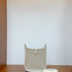 HERMÈS Evelyne