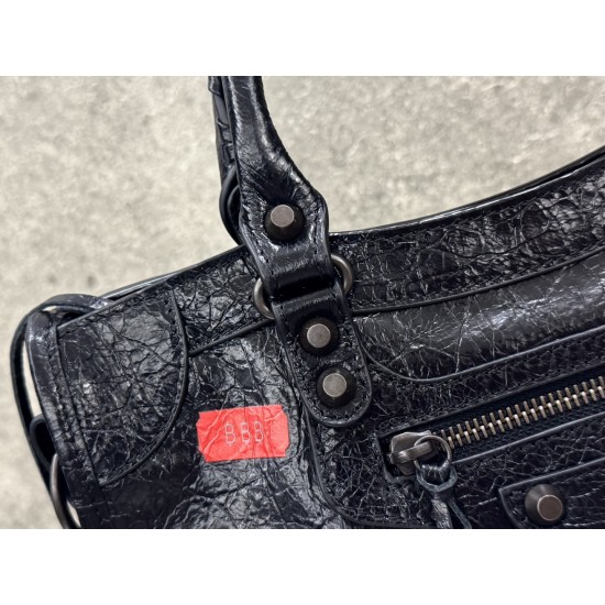Balenciaga Le Cagole