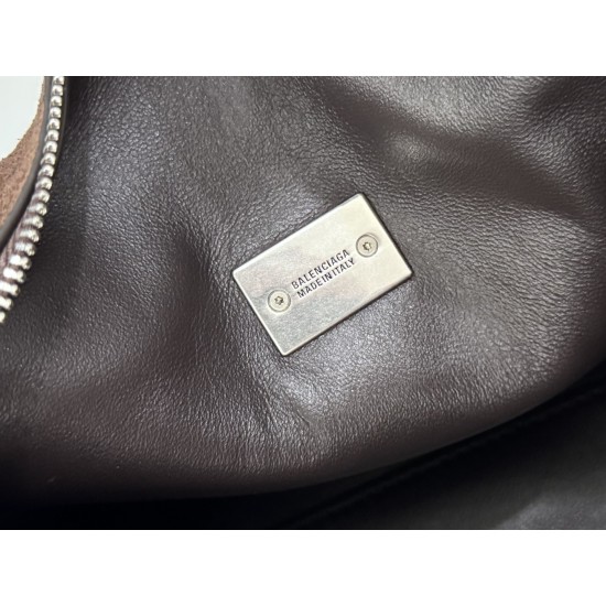 Balenciaga More ←