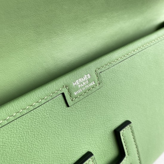 HERMÈS Clutchs