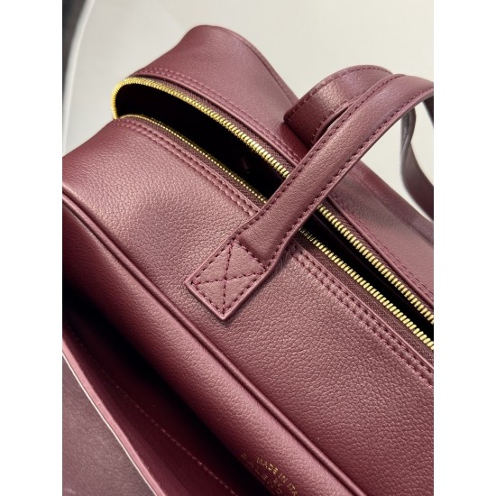 Balenciaga More ←