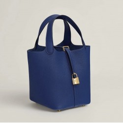 Style：Picotin lockColour：CK73，goldSize：18cmLeather：clemenceHardware：gold菜篮18cm，宝石蓝牛皮，金扣，高级全手工专属定制‼️