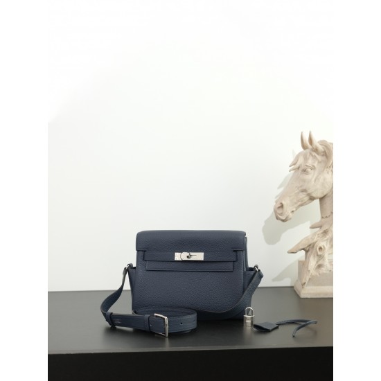 HERMÈS More