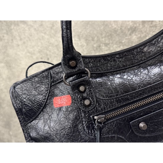 Balenciaga Le Cagole