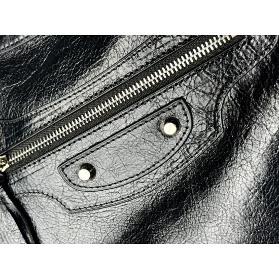 Balenciaga Le Cagole