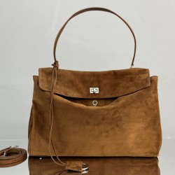 Balenciaga More ←