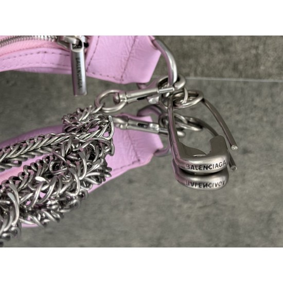 Balenciaga More ←
