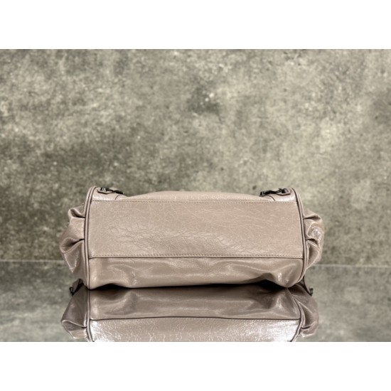 Balenciaga Le Cagole