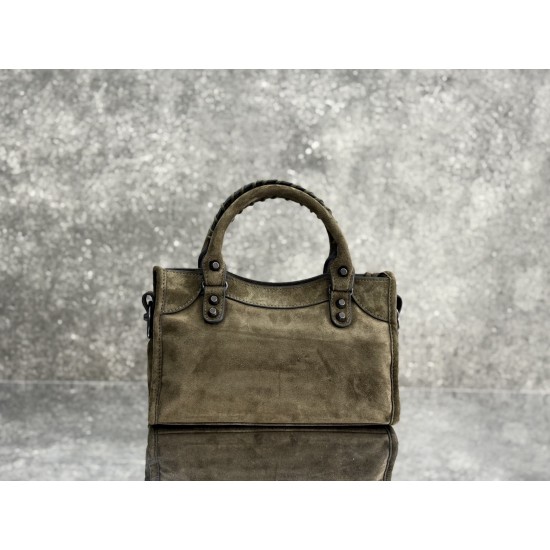 Balenciaga Le Cagole