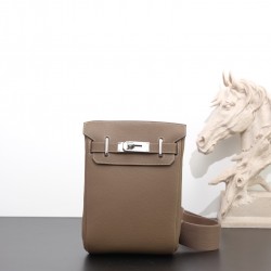 HERMÈS More