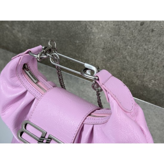 Balenciaga More ←