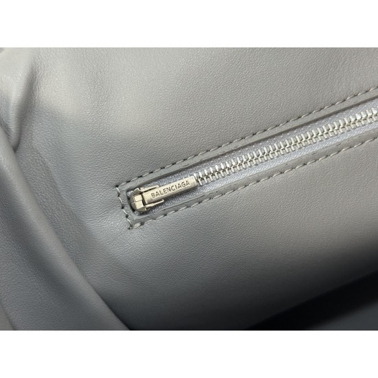 Balenciaga More ←