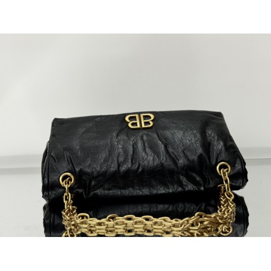 Balenciaga More ←