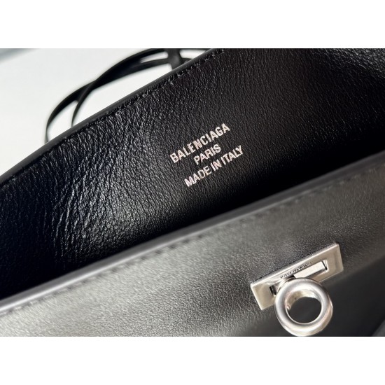 Balenciaga More ←