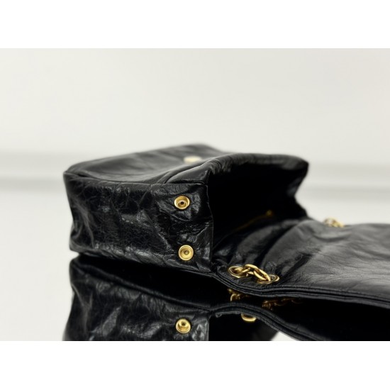 Balenciaga More ←