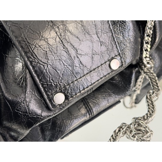 Balenciaga More ←