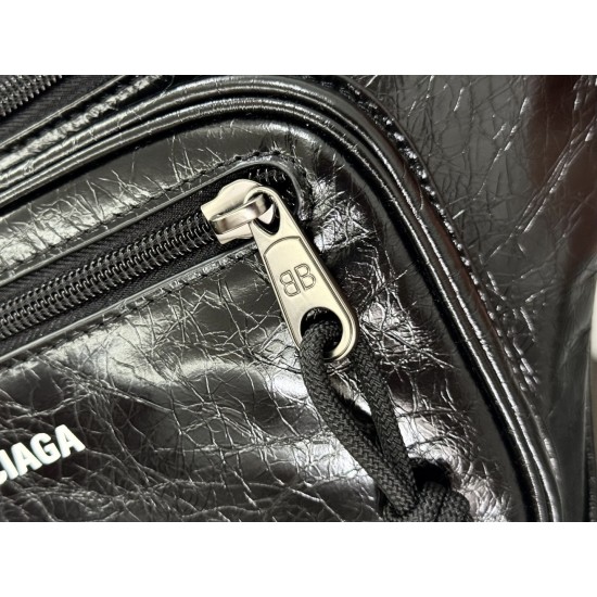 Balenciaga More ←
