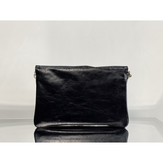 Balenciaga More ←