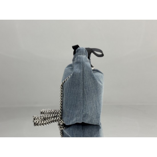 Balenciaga More ←