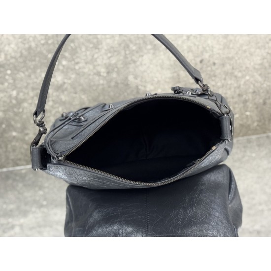 Balenciaga Le Cagole
