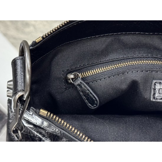 Balenciaga Le Cagole