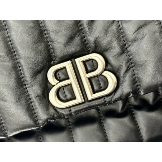 Balenciaga More ←