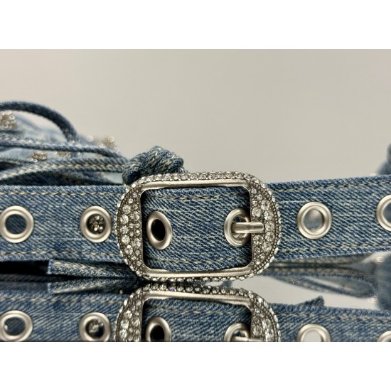 Balenciaga More ←