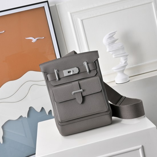 HERMÈS More