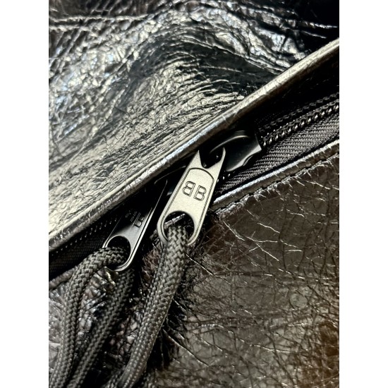 Balenciaga More ←