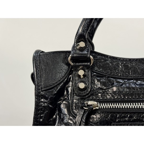 Balenciaga Le Cagole