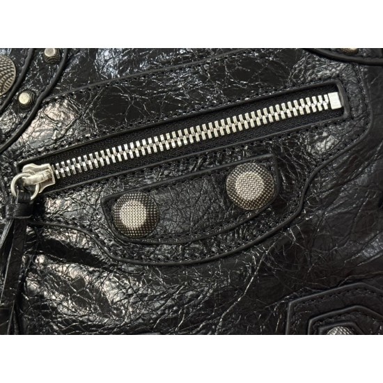 Balenciaga Le Cagole