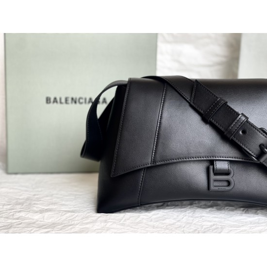 Balenciaga Downtown