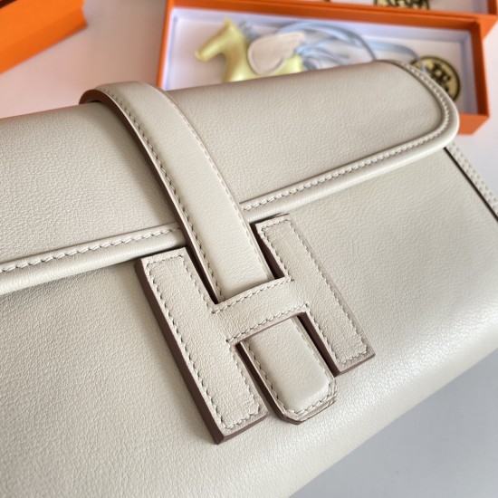 HERMÈS Clutchs